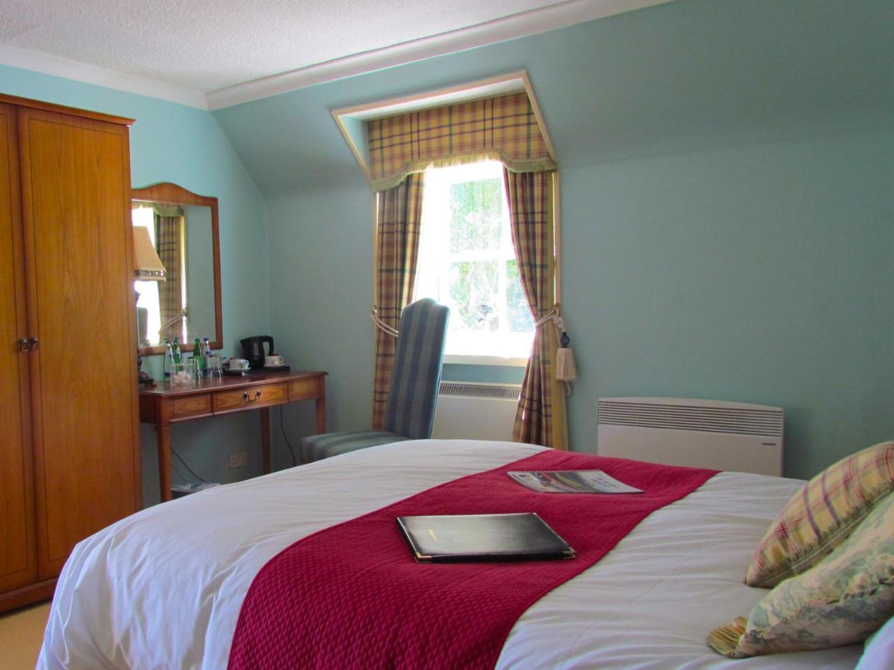 Altnaharra Hotel Лерґ Екстер'єр фото